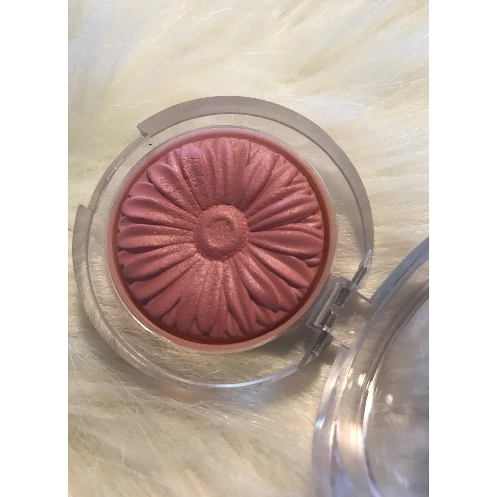 Laura Gelled & Clinique Blush